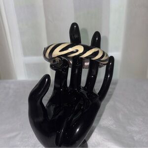 Diane Von Furstenberg Black/Cream Animal Print Enamel Hinge Bracelet Bangle Vtg